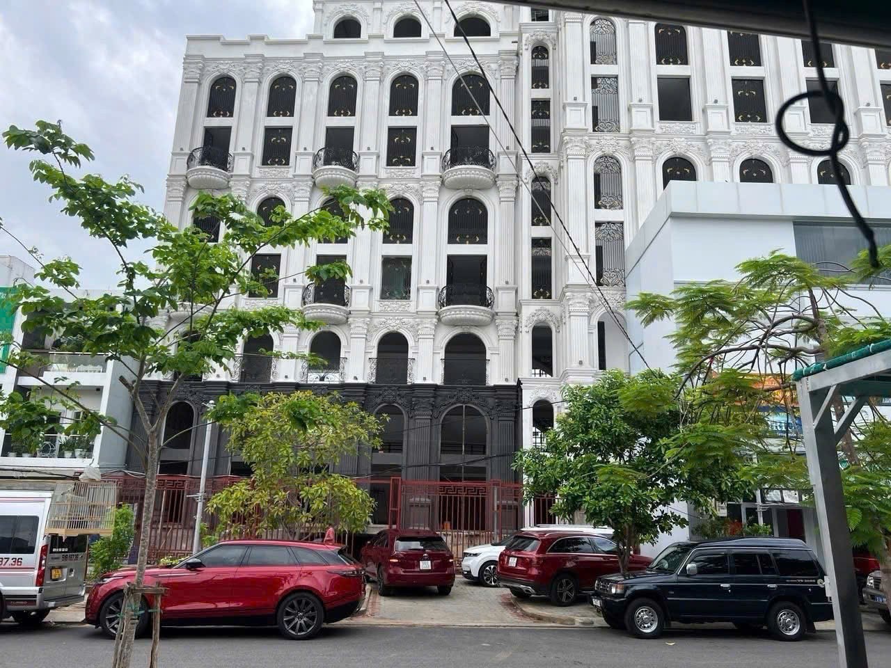 Cho thuê Nhà mặt tiền Quận 7, Hồ Chí Minh, Diện tích 575m², Giá 800 Triệu/tháng 3