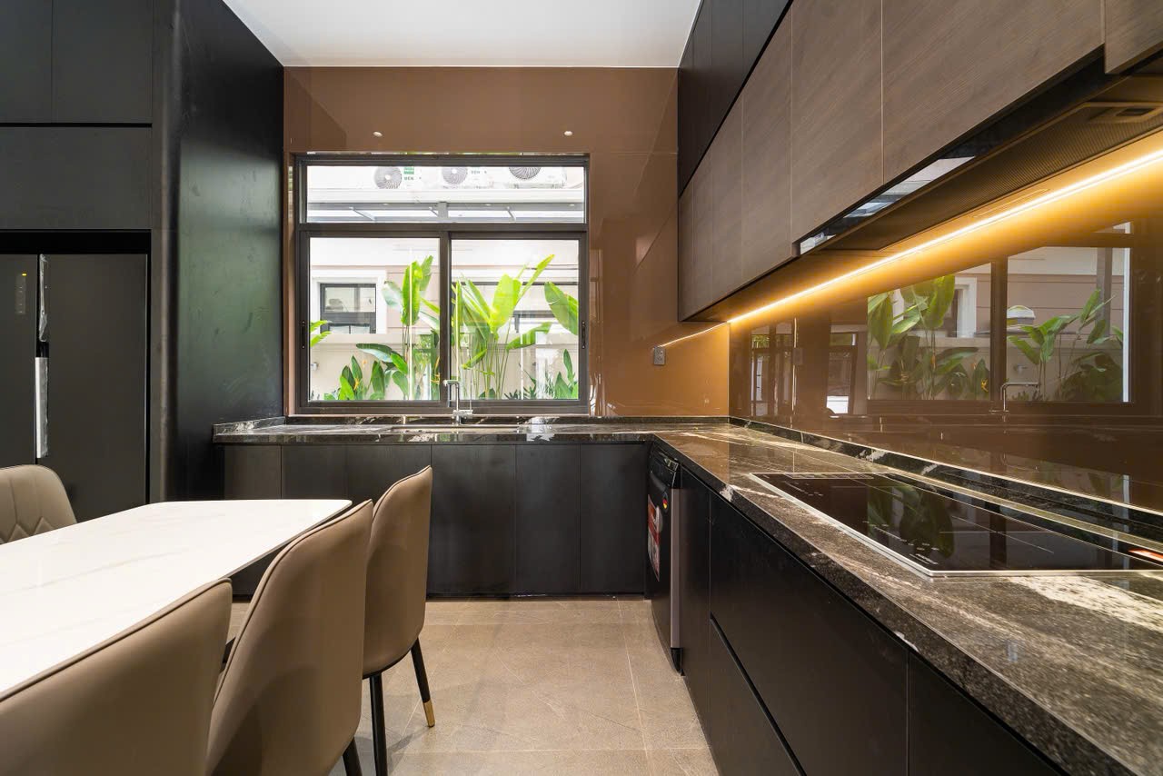 Cho thuê Nhà mặt tiền Phường Long Bình, Quận 9, Diện tích 100m², Giá 100 Triệu/tháng 2