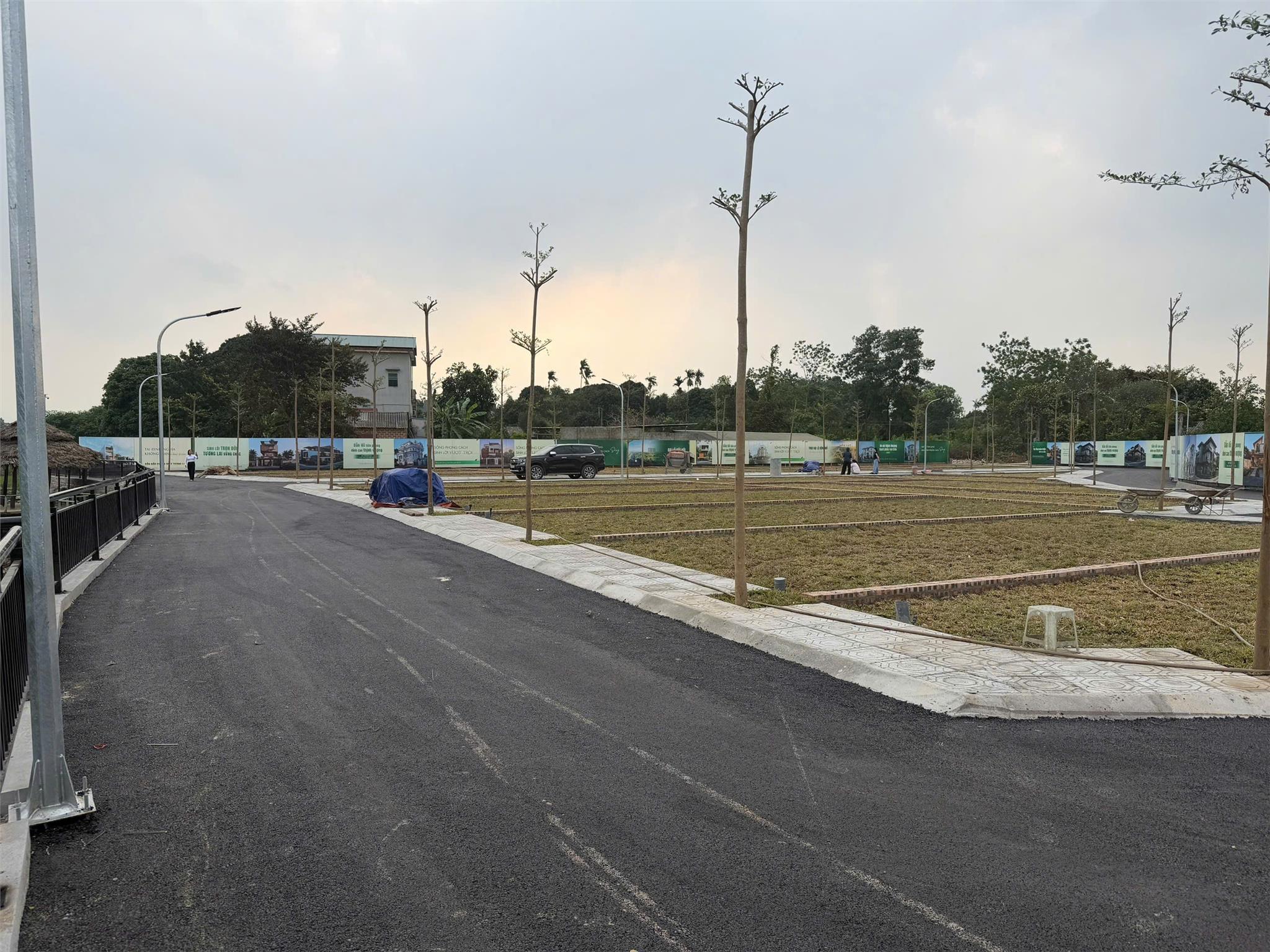Hiếm View Hồ Đồng Trạng 100m nhỉnh 3tỷ đường 2 ôtô vòng quanh gần ĐH FPT, ĐHQG HN QL21