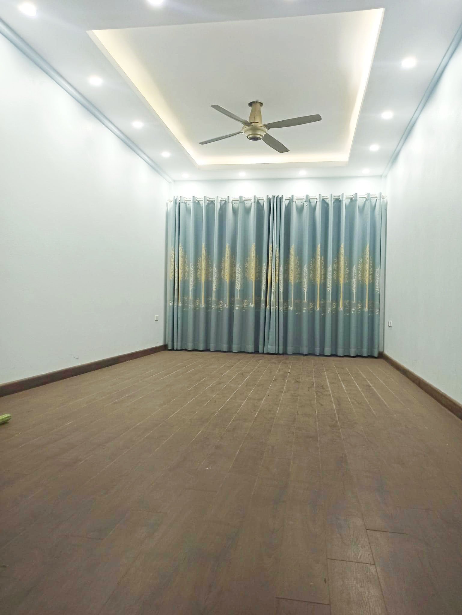 Bán nhà ngõ 28 Xuân La: thông Lạc Long Quân, mặt ngõ, view Hồ Tây. 45m2x6T. Giá: 6.5 tỷ 5