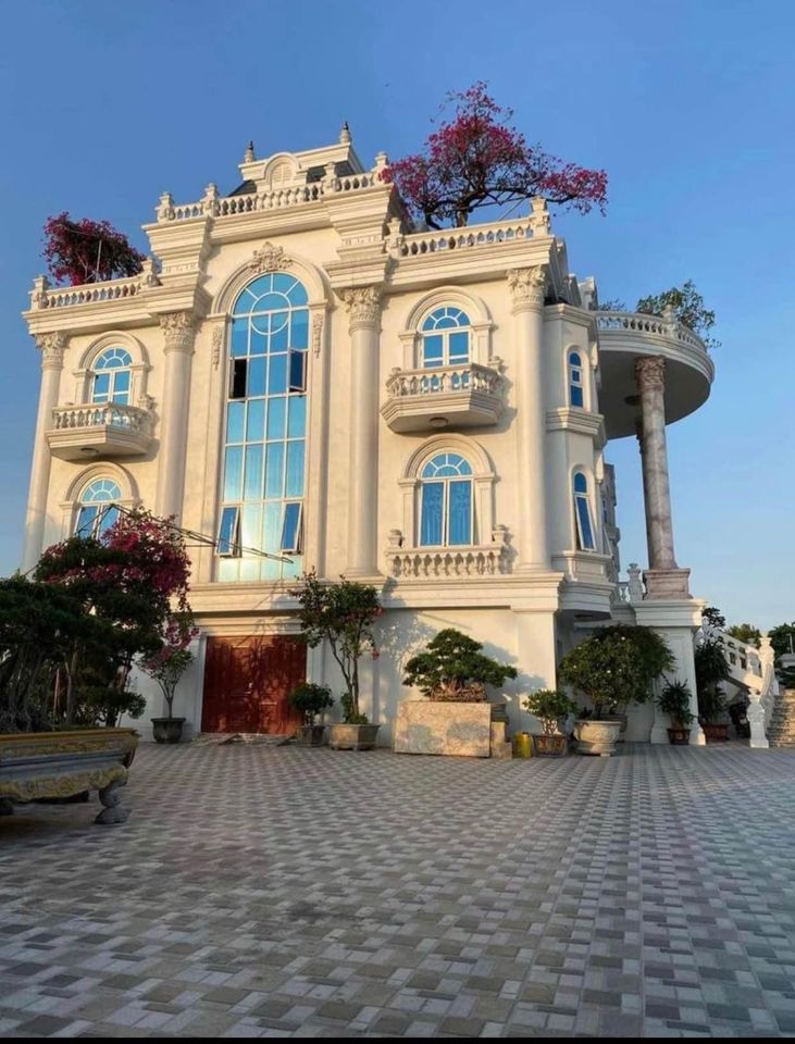 DO nhiều nhà quá ở không hết Chính chủ cần bán 1 căn siêu biệt thự 1367m2 tại Thành Phố Hải Dương ( đoạn nút giao đường 52m-62m)
