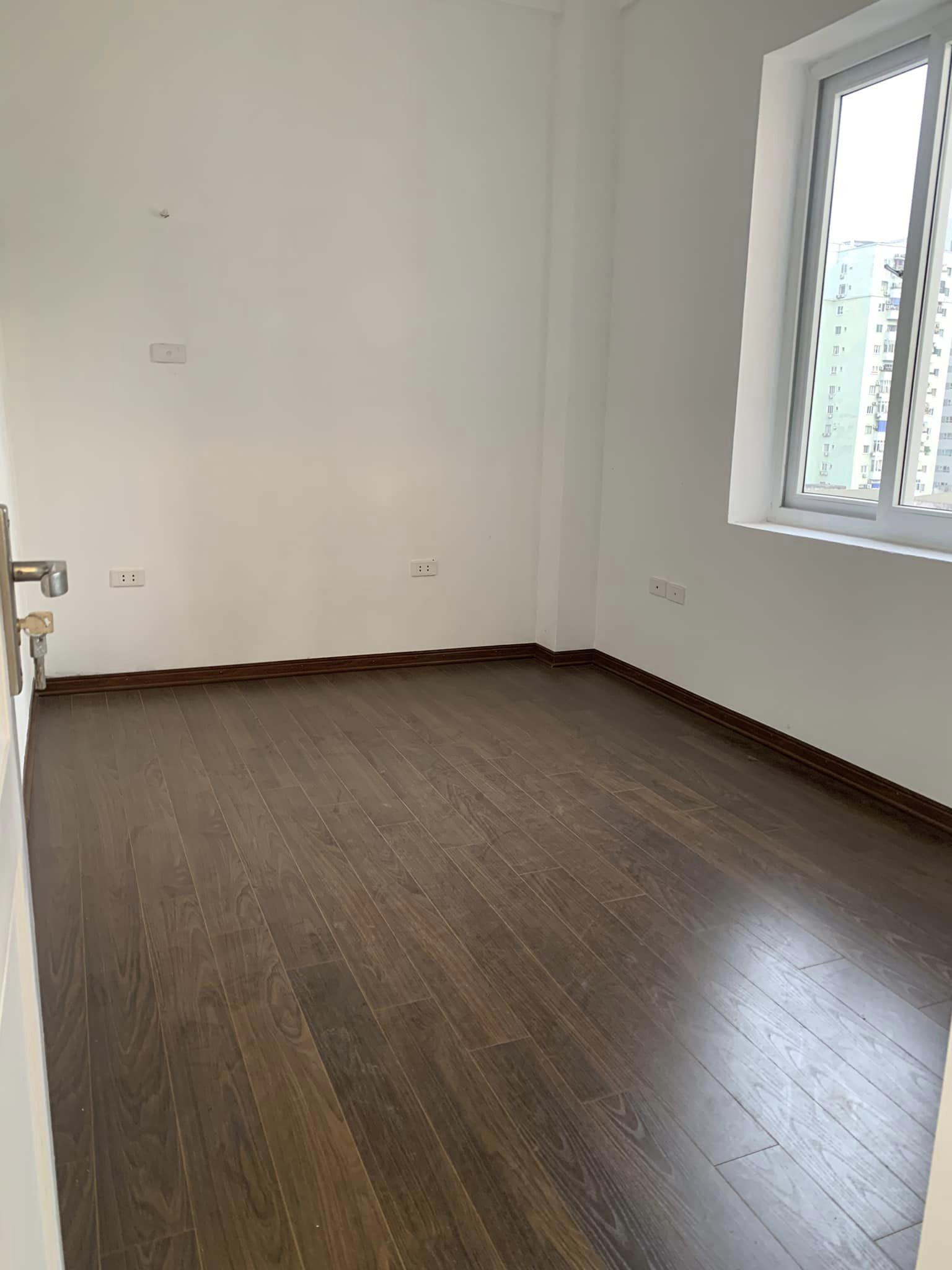 Cần bán Căn hộ chung cư đường Hoàng Đạo Thúy, Phường Nhân Chính, Diện tích 56m², Giá Thương lượng 3