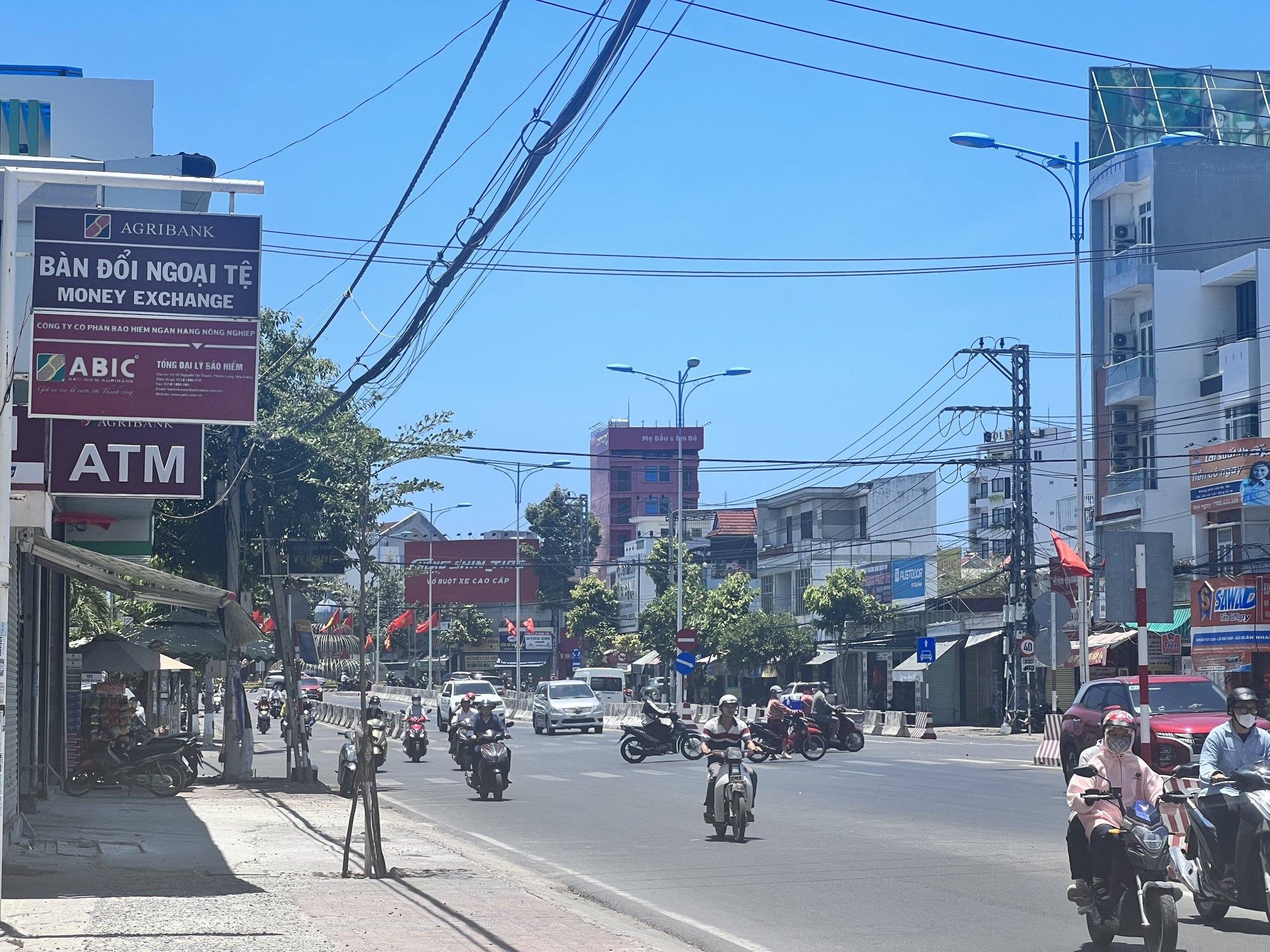 Bán nhà Phước Long Nha Trang đường Nguyễn Tất Thành gần Lê Hồng Phong 95.5m2 giá 6 tỷ. Gọi ngay 0969876162 3