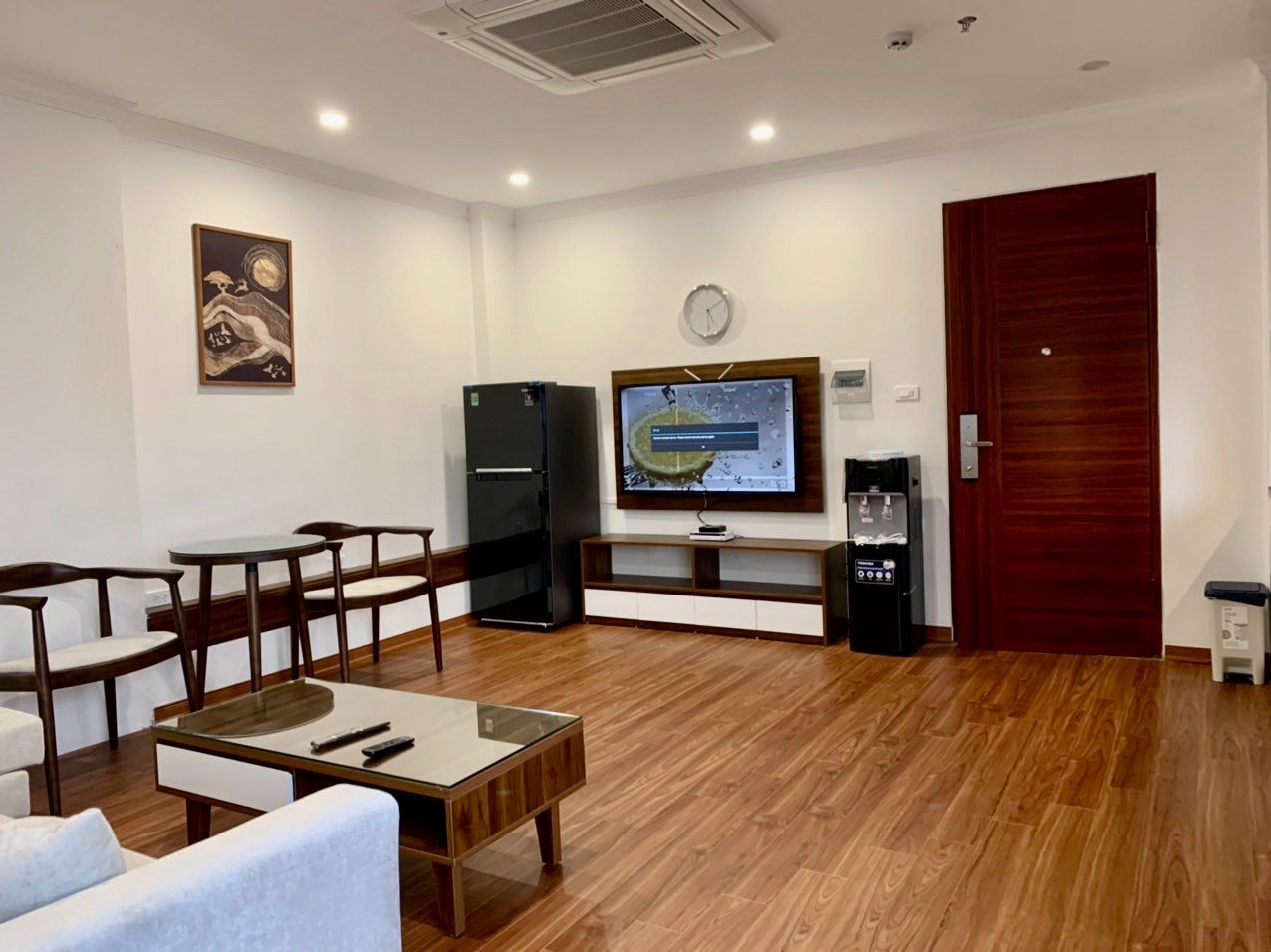 Cho thuê căn hộ dịch vụ 1PN, 1PK 60m2 sang trọng, tinh tế tại Linh Lang, Ba Đình chỉ 15tr.