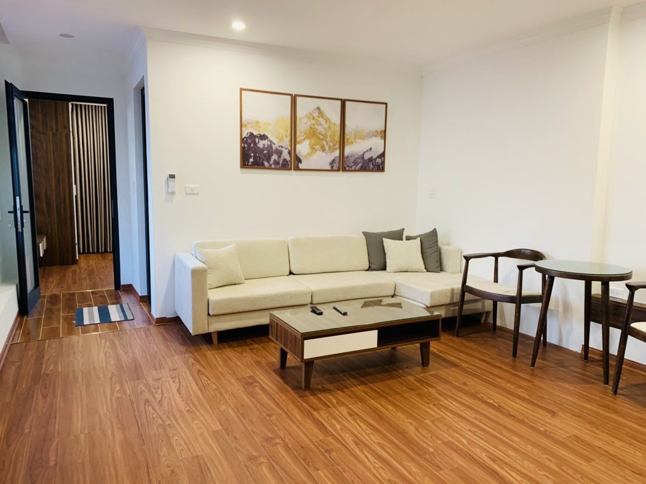 Cho thuê căn hộ dịch vụ 1PN, 1PK 60m2 sang trọng, tinh tế tại Linh Lang, Ba Đình chỉ 15tr. 3