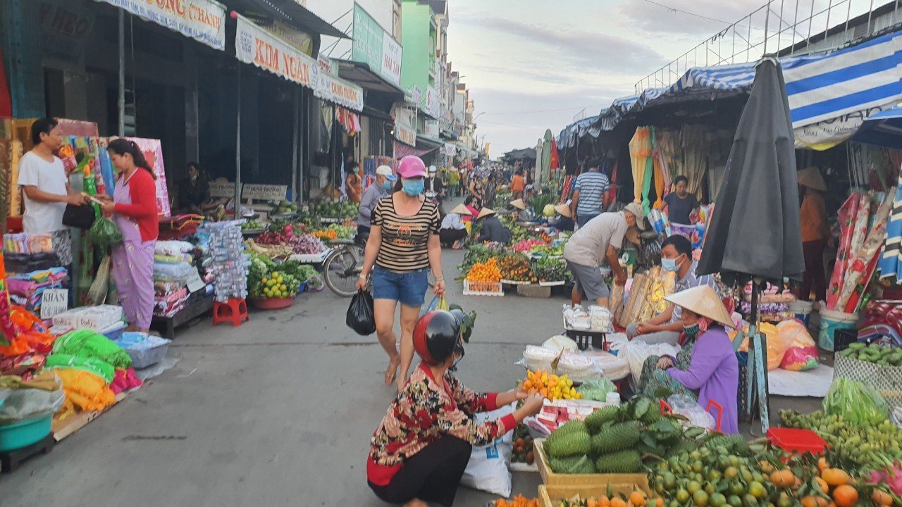 Cần bán Nhà mặt tiền đường Nguyễn Hoàng, Xã Sông Trầu, Diện tích 97m², Giá rẻ nhất khu vực 2