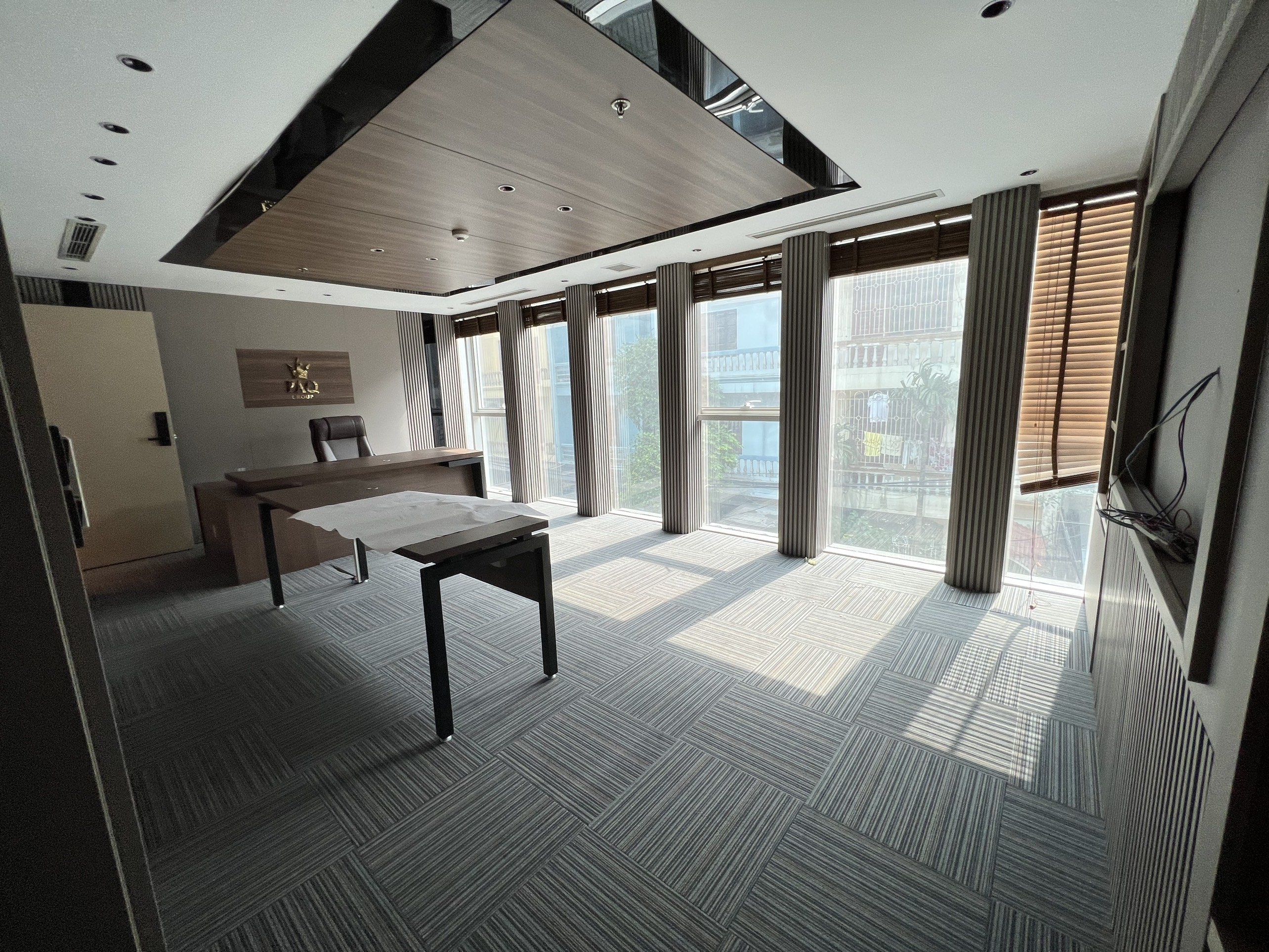 Văn phòng cho thuê 600m2 sẵn nội thất tầng 1 và 2 quận Cầu Giấy – tòa AZ Lâm Viên Complex 3