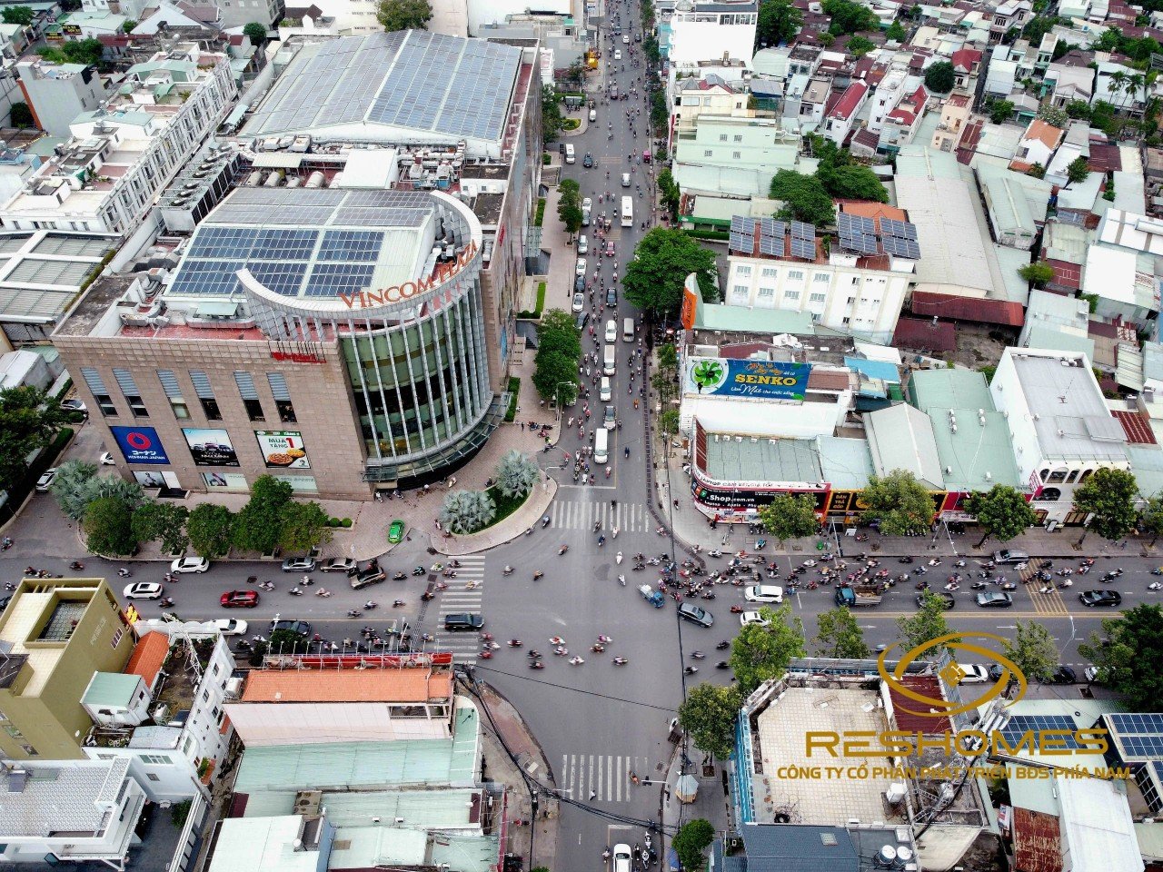 Cho thuê Mặt Bằng ngang 15m - đường Phạm Văn Thuận- ngay Vincom 3