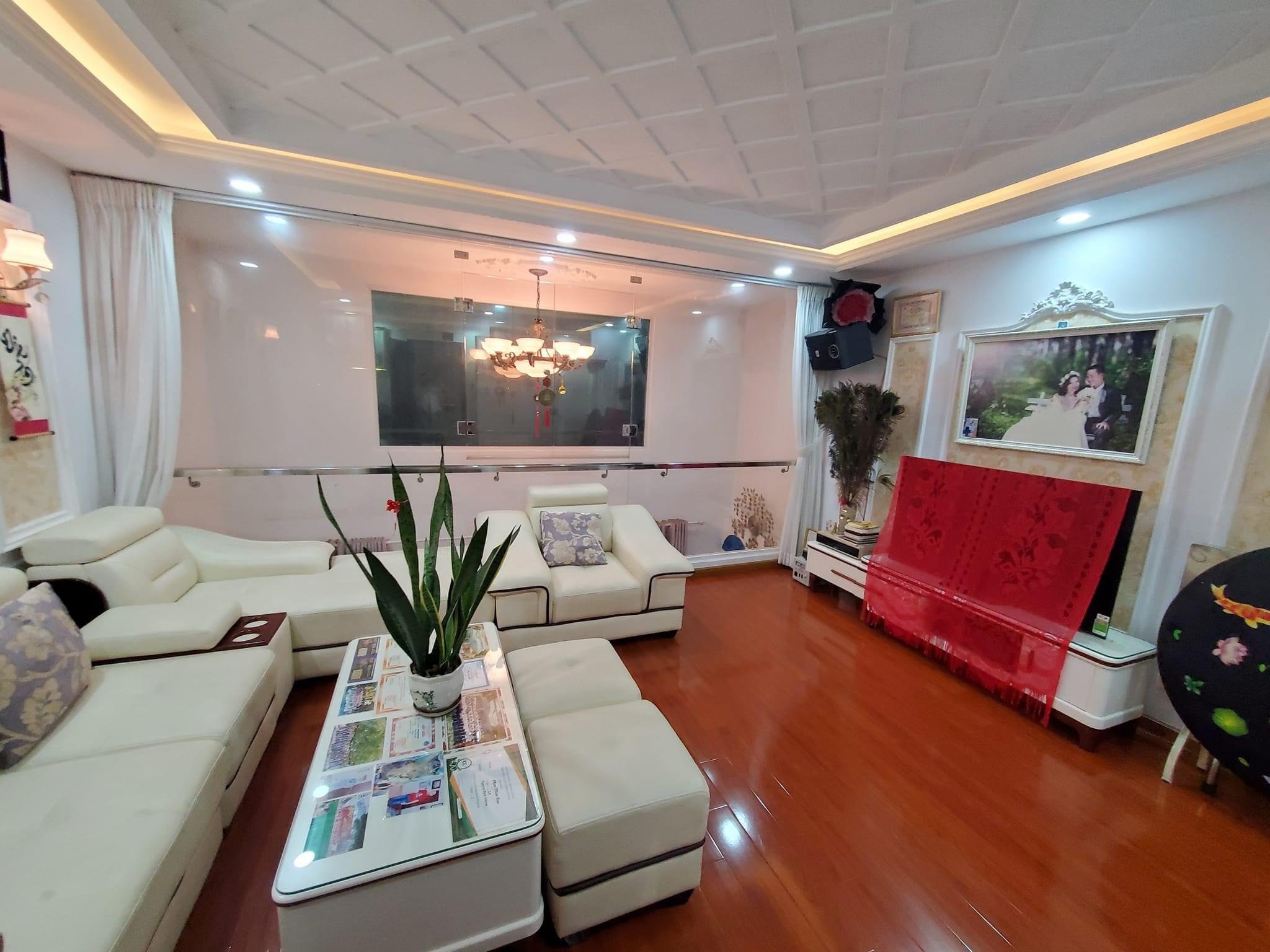 Nhà ĐẸP, khu VIP, sát HXH thông Phan Đăng Lưu, PN, 5 tầng, 3PN, tặng hết NT,49m2, nhỉnh 8 tỷ 3