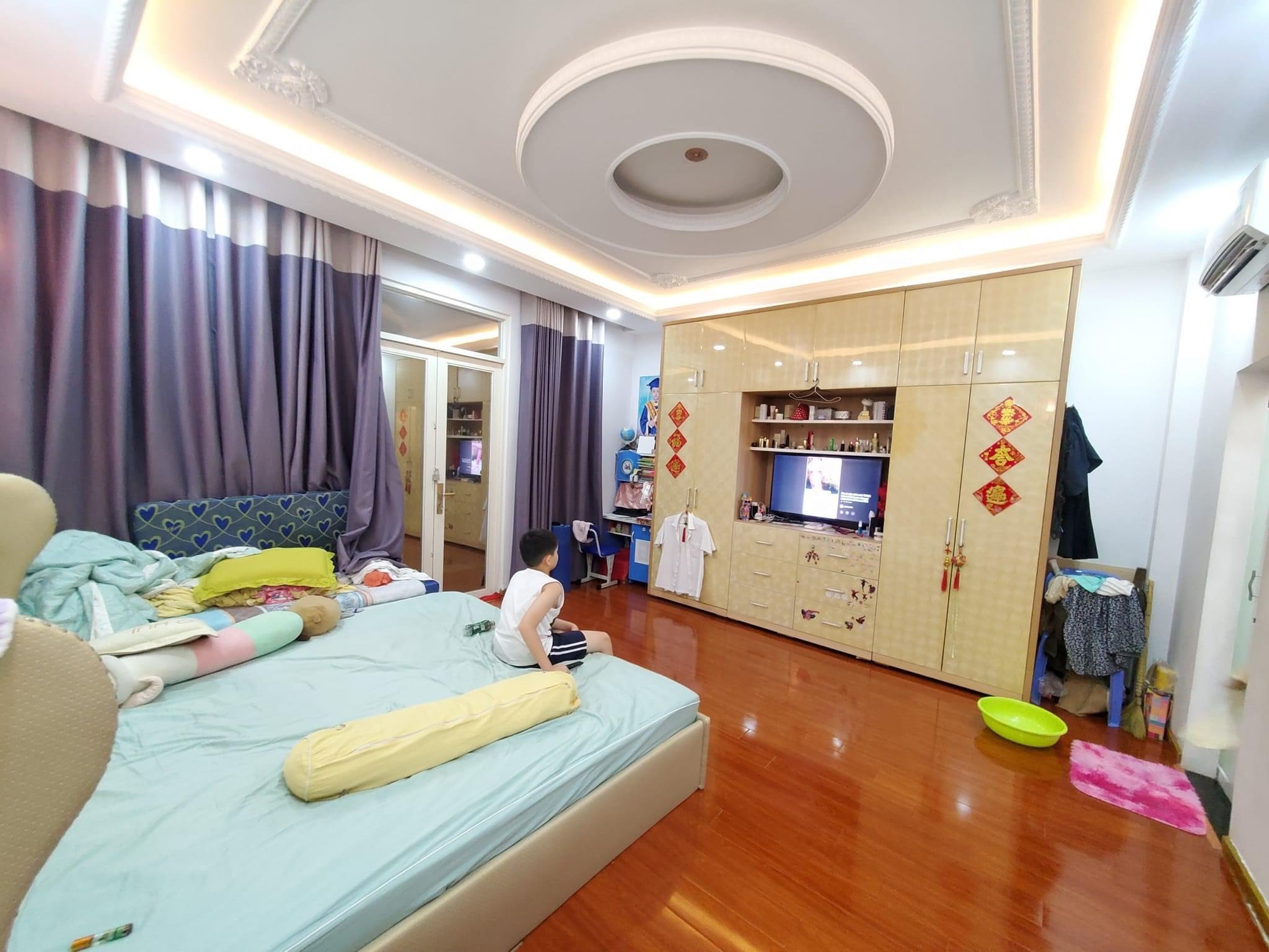 Nhà ĐẸP, khu VIP, sát HXH thông Phan Đăng Lưu, PN, 5 tầng, 3PN, tặng hết NT,49m2, nhỉnh 8 tỷ 4