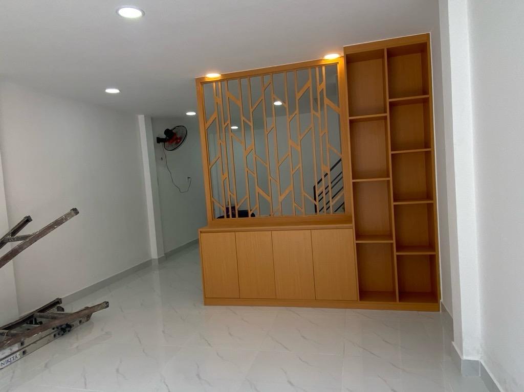 Siêu phẩm nhà đẹp gần Lê Văn Quới, Bình Tân, 32.5m2, 2tầng, HXH, ngang 4 đẹp, nhỉnh 2tỷ 2