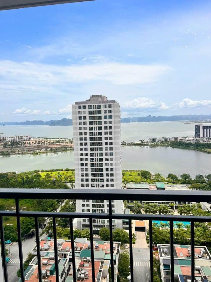 Quá đẹp cho 1 căn 2N view chính biển tại cc Green Bay Garden hùng thắng, Hạ Long tầng 17 toà A