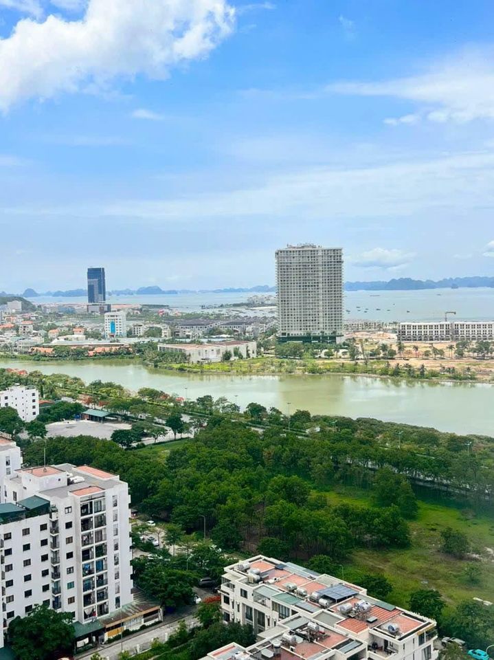 Quá đẹp cho 1 căn 2N view chính biển tại cc Green Bay Garden hùng thắng, Hạ Long tầng 17 toà A 9