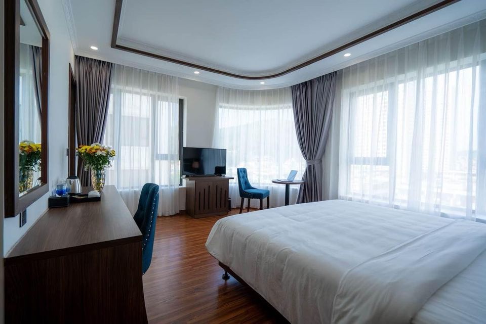 Bán Khách sạn 12 tầng 43p 221m2 View Vịnh Hạ Long, trung tâm du lịch cách Bãi tắm chỉ 300m 7