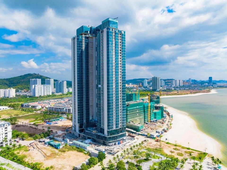 Toà tháp căn hộ cao cấp biểu tượng 40 tầng mặt biển tại trung tâm du lịch Bãi Cháy, Hạ Long