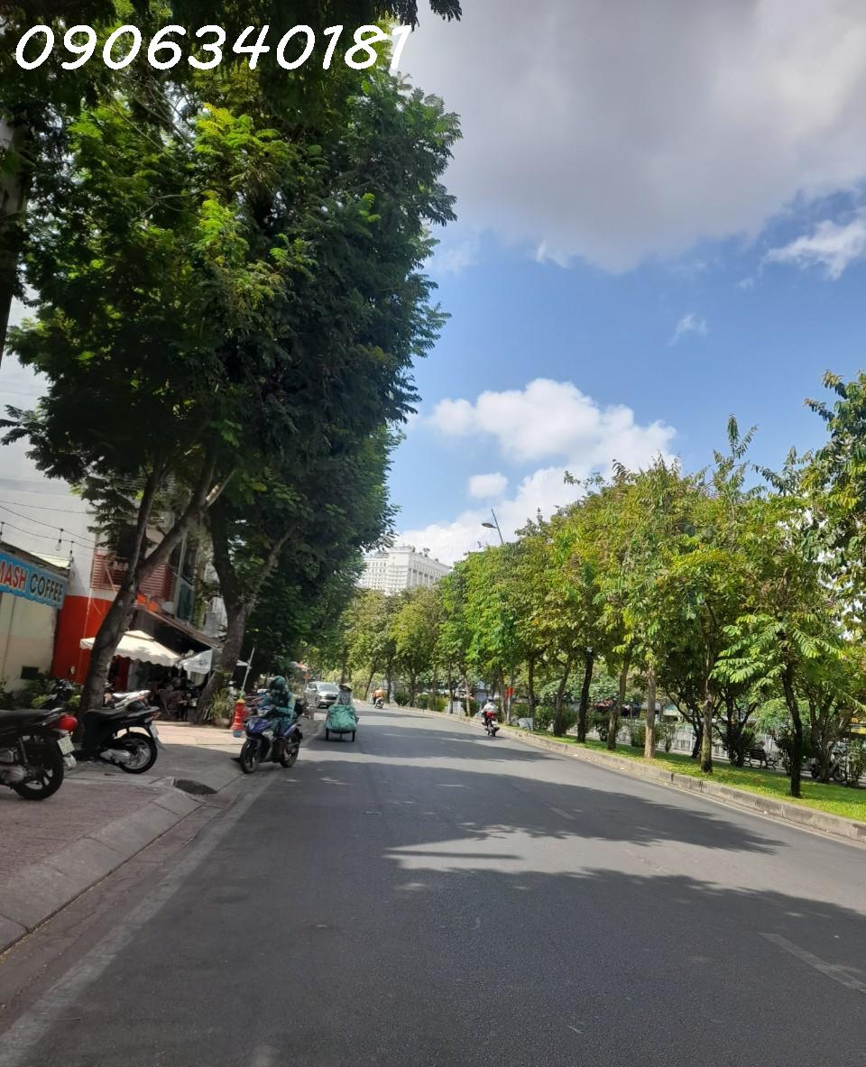 Cần bán Nhà mặt tiền đường Hoàng Sa, Phường Tân Định, Diện tích 81m², Giá Thương lượng