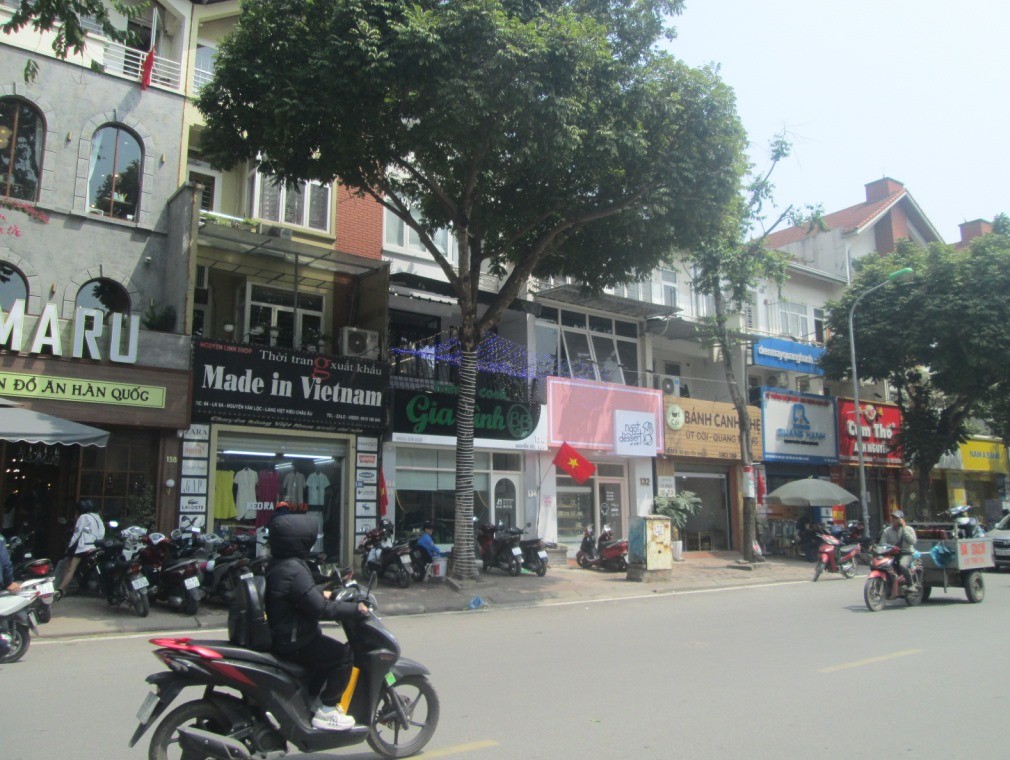 Tôi bán nhà mặt phố Nguyễn Văn Lộc sầm uất gần phố Trần Phú 86m2 chỉ 31.8 tỷ. Lh 0989.62.6116 2