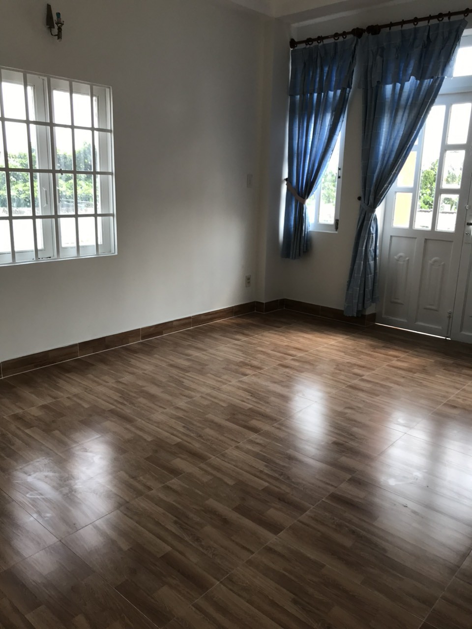 Cho thuê Nhà mặt tiền đường 8, Phường Hiệp Bình Chánh, Diện tích 200m², Giá Thương lượng 8