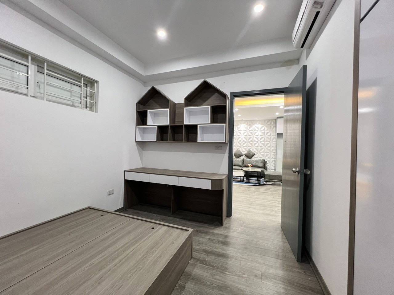 Cần bán căn hộ 3 PN hướng Nam view thoáng, full nội thất mới tại KDT Thanh Hà Cienco 5 5