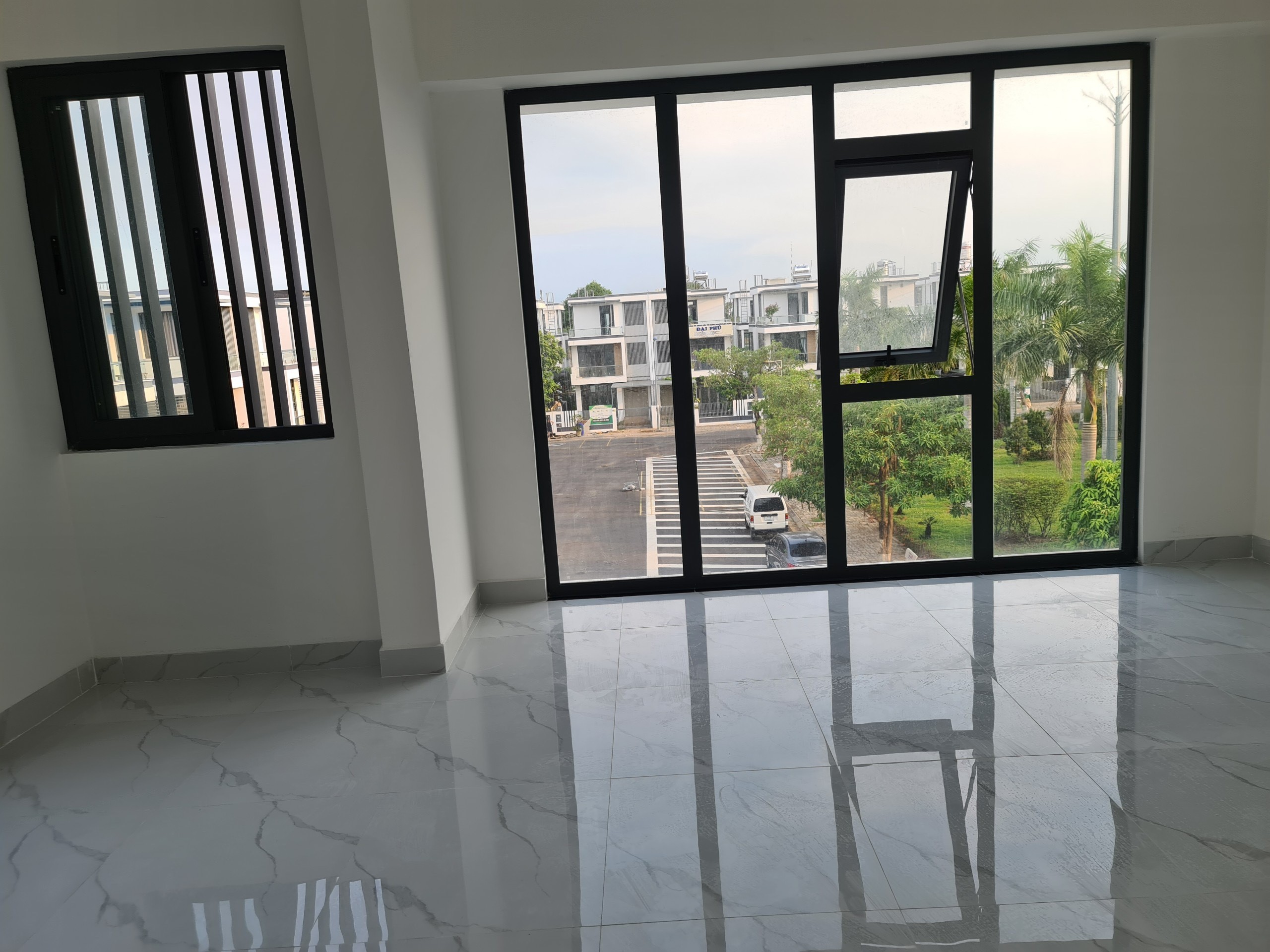 Cho thuê Nhà mặt tiền Phường Trường Thạnh, Quận 9, Diện tích 106m², Giá 13 Triệu/tháng 12