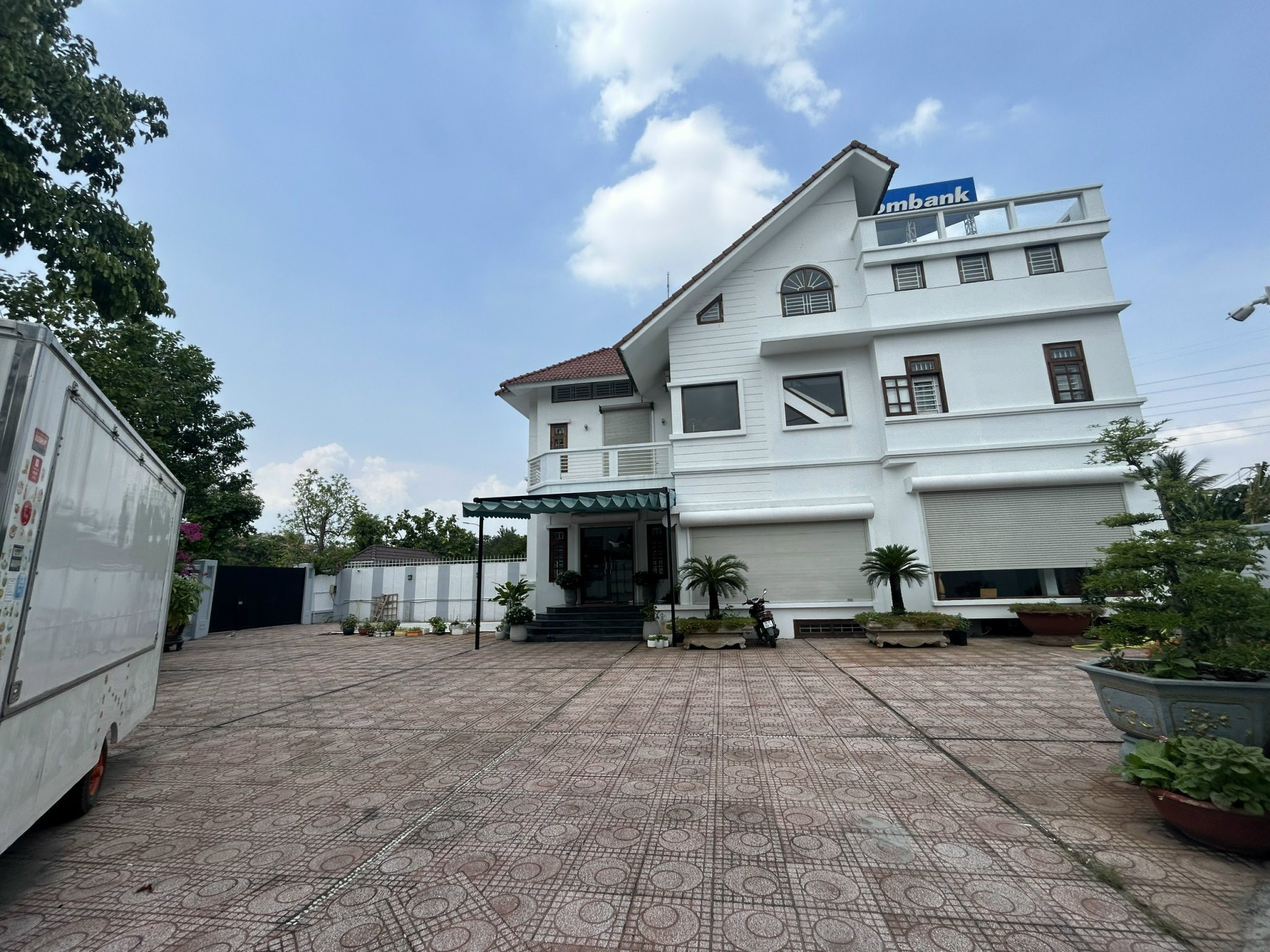 Cho thuê Biệt thự Phường Phú Hữu, Quận 9, Diện tích 600m², Giá 35 Triệu/tháng 1