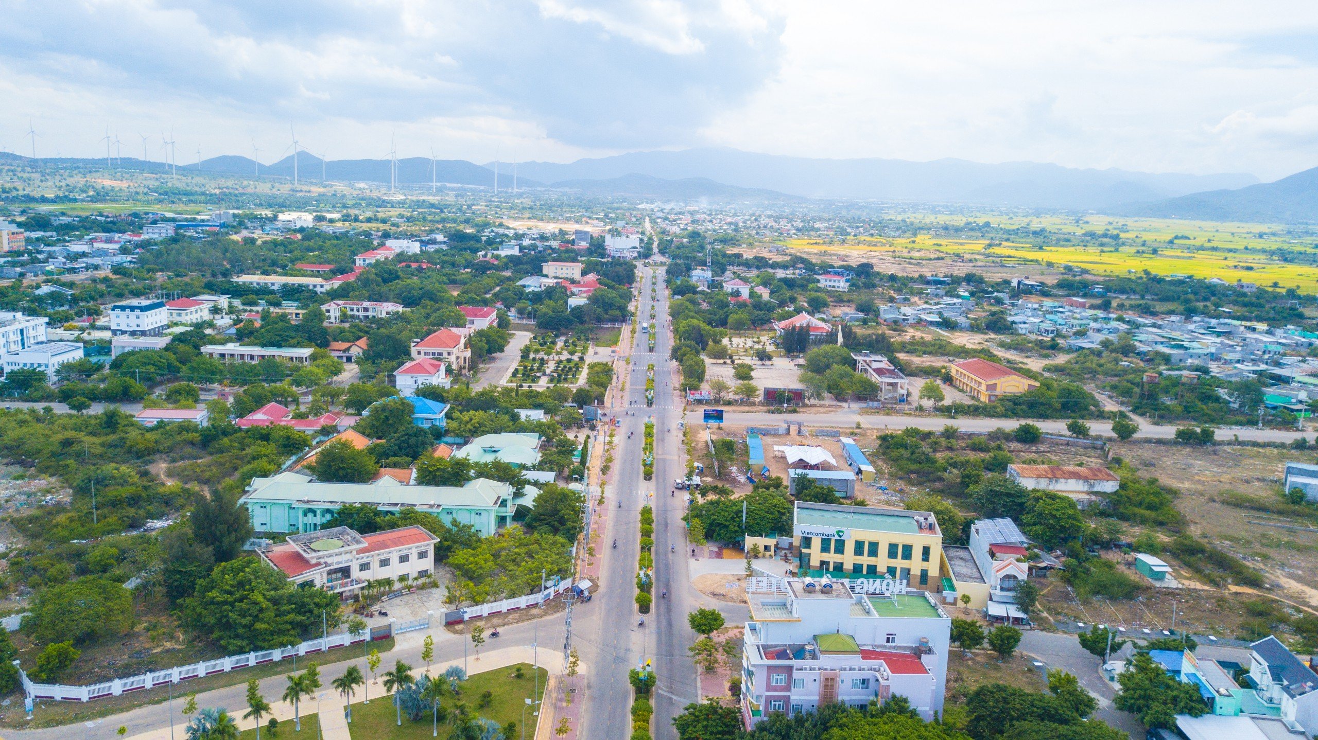 Đất thổ cư ven biển chỉ 1 tỷ bao luôn thuế phí cạnh nút giao cao tốc Vĩnh Hảo - Cam Lâm 4
