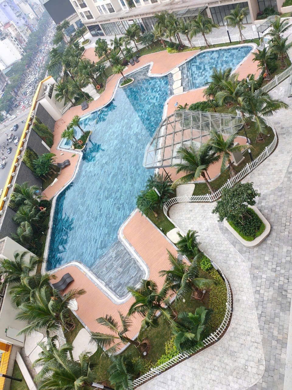 BÁN GẤP căn 2PN Vinhomes D'Capitale - FULL ĐỒ - giá 7.2 tỷ