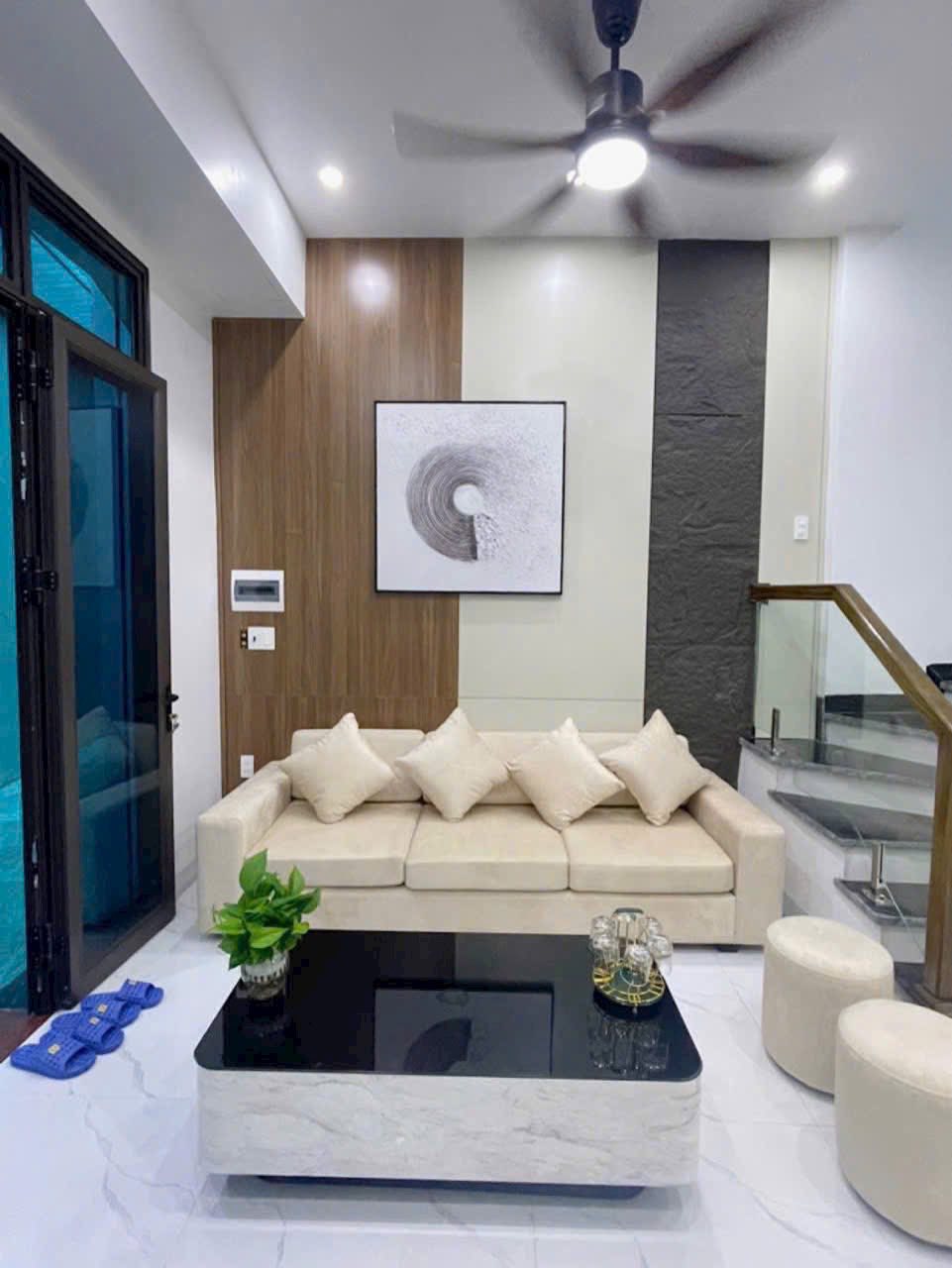 Bán nhà 4 tầng ngõ phố Võ Thị Sáu, ph Nguyễn Trãi, TP HD, 40m2, 3 ngủ, 3vs, 2.58 tỷ