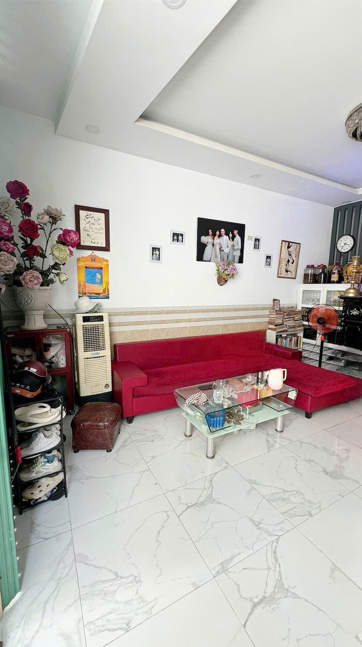 BÁN NHÀ TTTP 3 TẦNG HẺM TỐ HỮU GẦN CHỢ ĐỒNG NAI PHƯỚC HẢIGiá: 3ty5 ( thương lượng)Liên hệ :