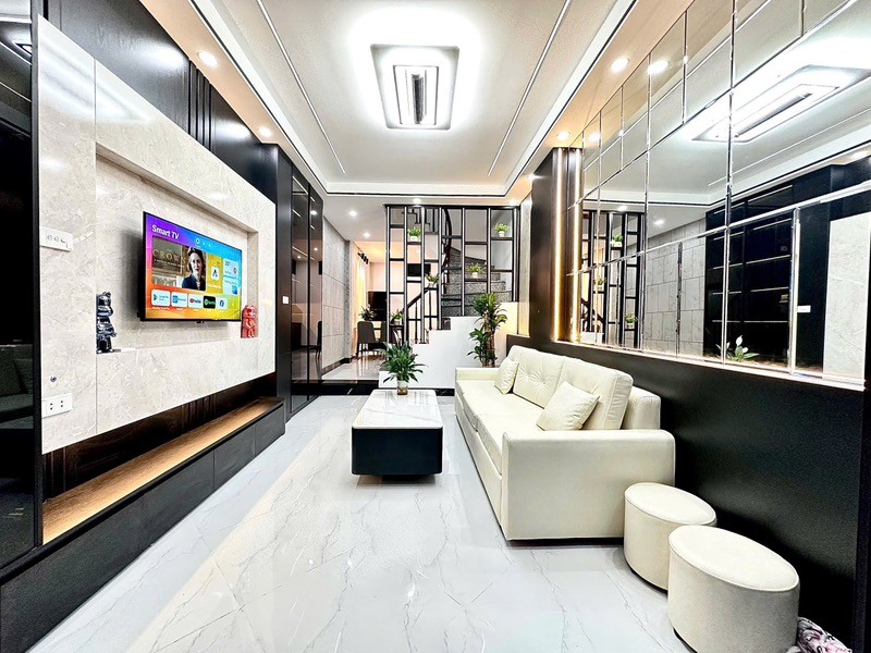 Bán nhà Kim Giang, ô tô đỗ cổng, 15m ra đường ô tô. DT 37m2, 8.9 tỷ