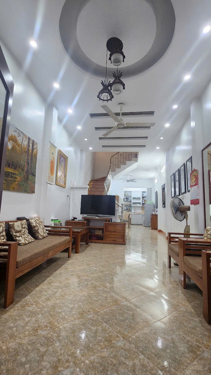 Nhà đẹp phố Phúc Tân-Hoàn Kiếm-Hà Nội, 4 tầng, ô tô đỗ cửa, sân cổng, ba bước tới hồ Hoàn Kiếm