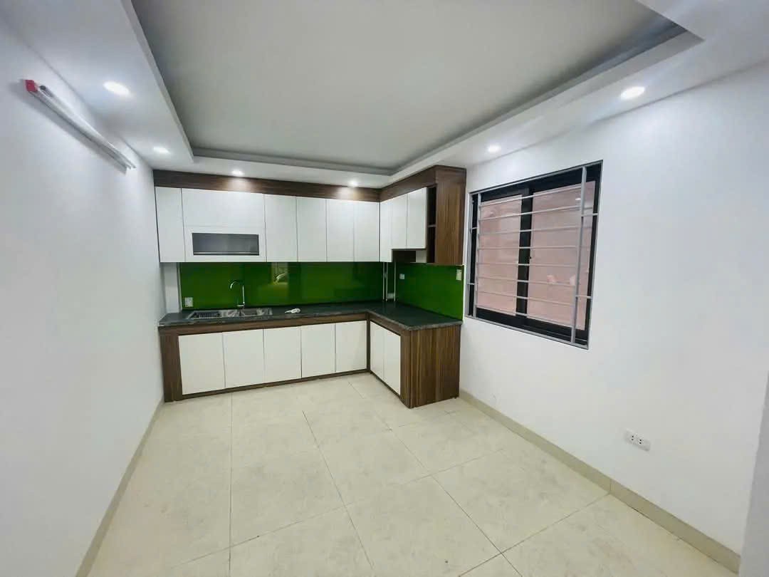 Bán nhà Tứ Hiệp, 42m2 x 5 tầng, mặt tiền 4.2m giá 5.4 tỷ