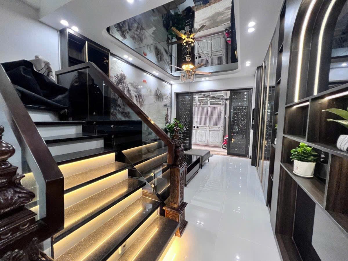 Vip Khương Đình 2 thoáng , ngõ thông, ô tô vào tận nhà,62m giá 17 tỷ 2