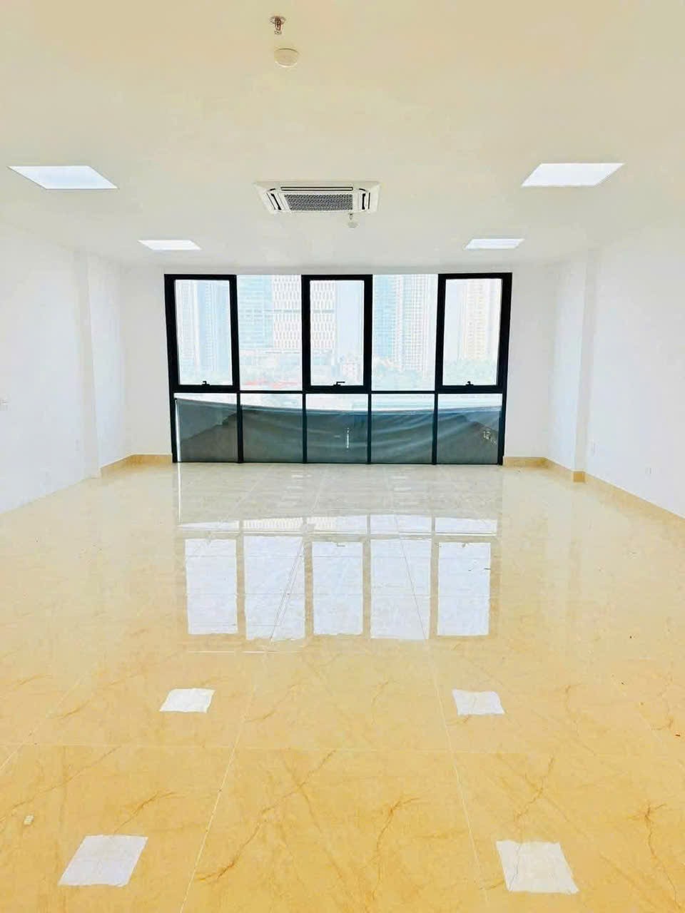 CỰC LỘC NHÀ 6 TẦNG MẶT NGÕ HOÀNG QUỐC VIỆT, QUẬN CẦU GIẤY, KINH DOANH CỰC ĐỈNH, VỈA HÈ RỘNG, VỊ 3