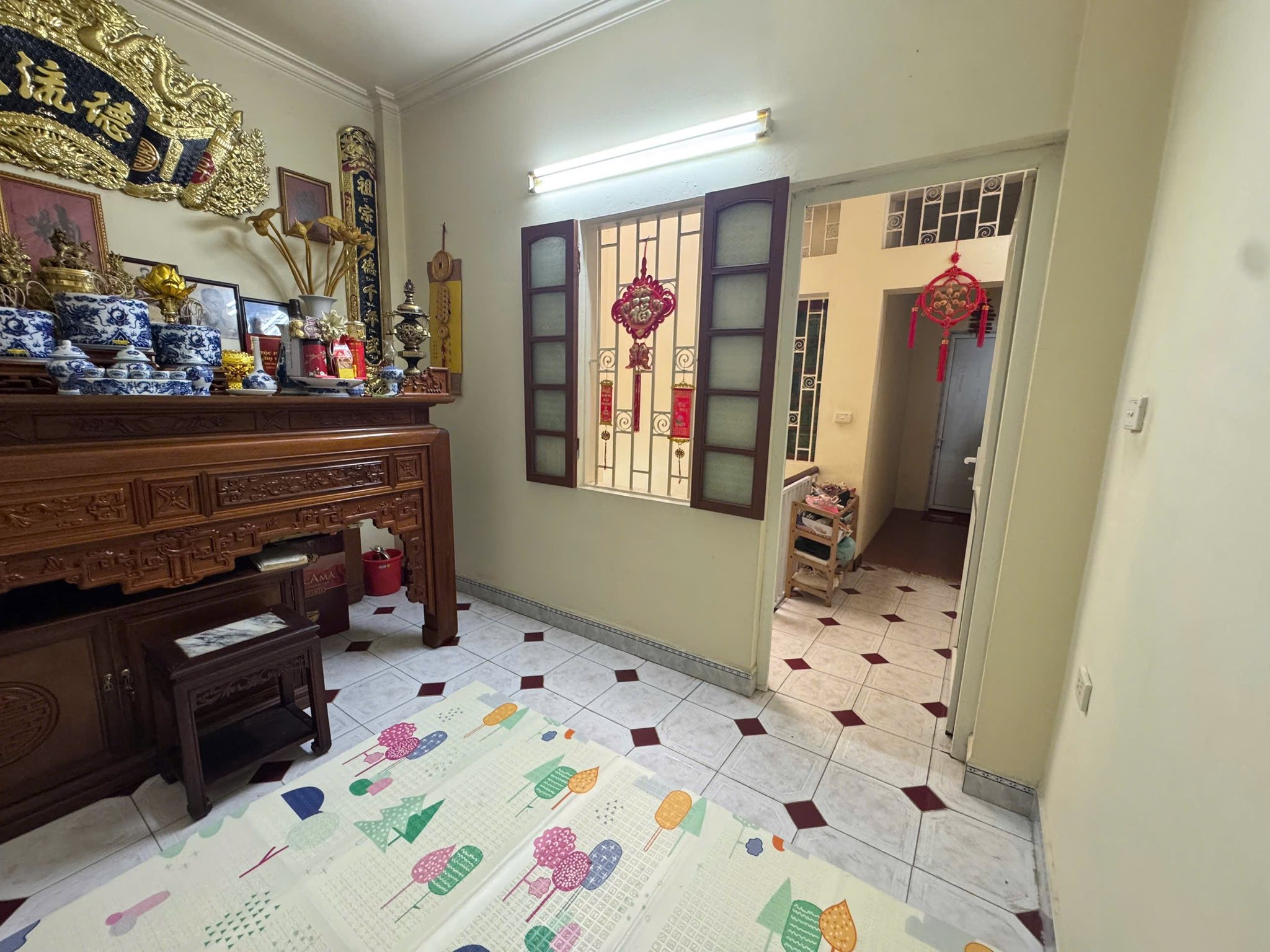 Bán Nhà Võng Thị, Bưởi, Tây Hồ, Ba Bước Ra Ô Tô, Mặt Tiền Rộng 5.6 m, 80m², Giá Chỉ 21 Tỷ 6
