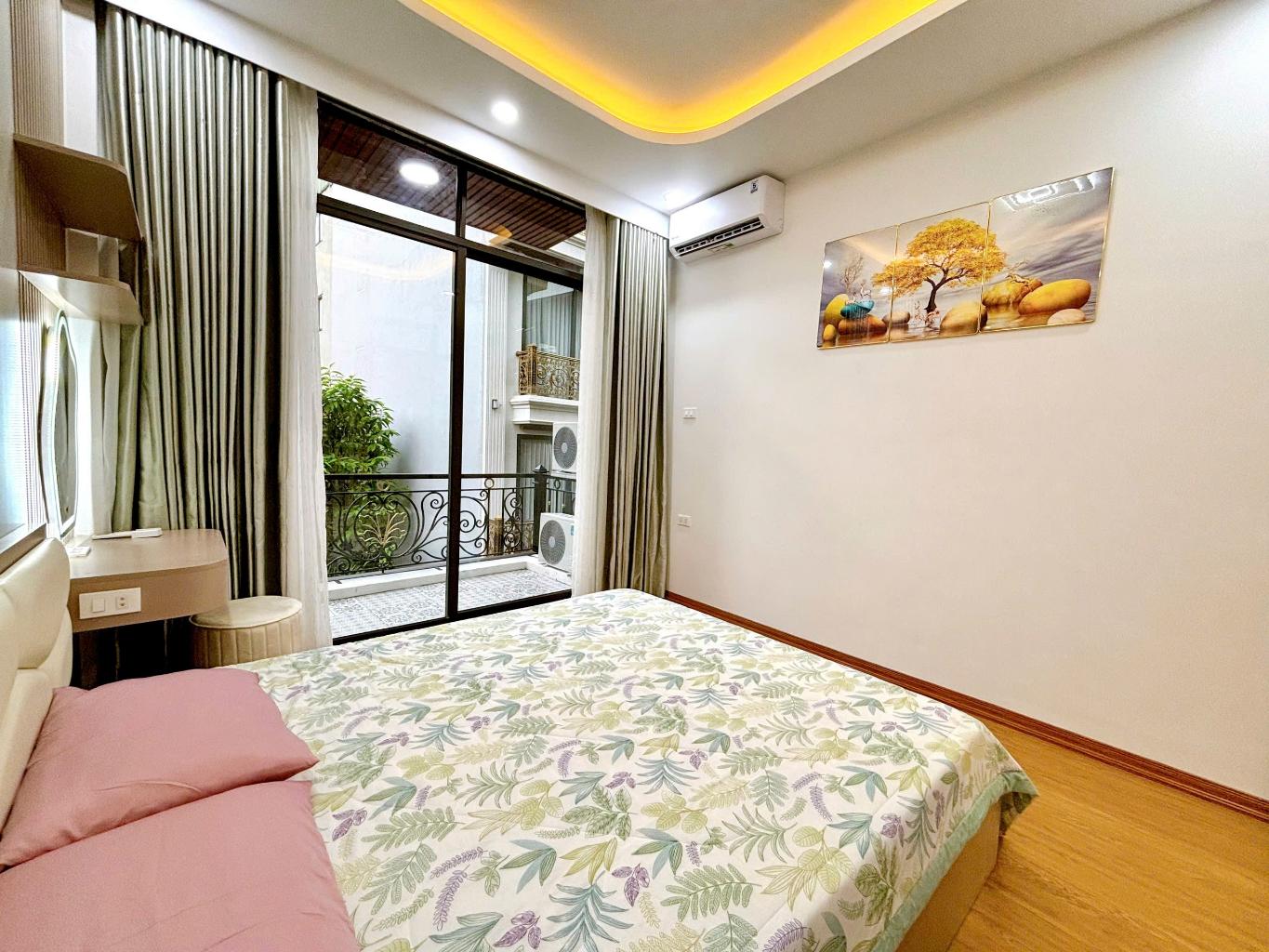 Bán nhà phân lô ngay Ngã Tư Sở, nhà mới, gara ô tô, 46m2, 5 tầng, 14,9 tỷ. 3