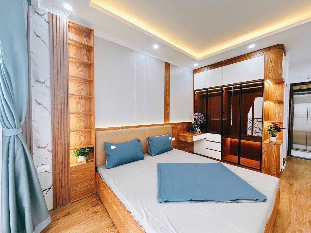 Bán nhà Trương Định 5 Tầng Thang Máy Mới Kính Koong 42m Nhỉnh 8 Tỷ 3