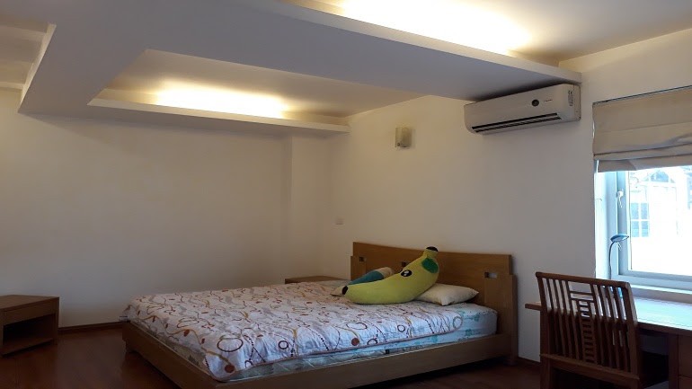 Cho thuê căn hộ 2PN, rộng 90m2 tại Xuân Diệu, Tây Hồ, đủ đồ, có ban công 4