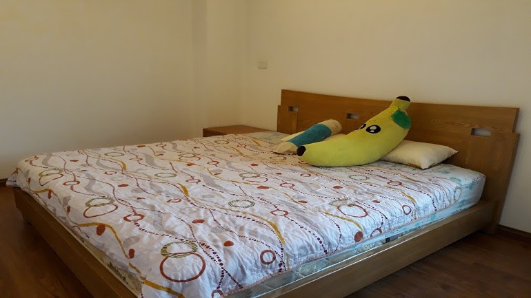 Cho thuê căn hộ 2PN, rộng 90m2 tại Xuân Diệu, Tây Hồ, đủ đồ, có ban công 5