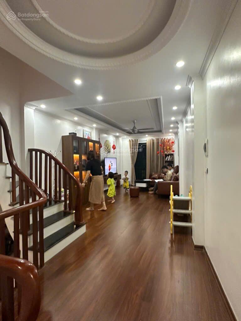 Nhà phố cầu Bươu, 67m2, ô tô tránh, MT 5m, kinh doanh tập nập, 10 tỷ 2