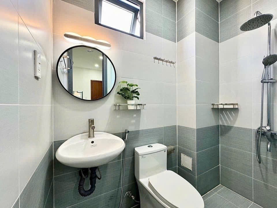 12 CHDV PHÚ NHUẬN LUÔN FULL PHÒNG - 7 TẦNG HẺM XE HƠI - DOANH THU 85TR/THÁNG - GIÁ 23T 5