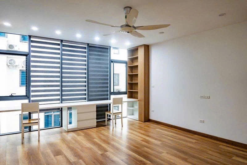 CHỦ CHUYỂN SANG NHÀ TO HƠN CẦN BÁN NHÀ 6 TẦNG MẶT NGÕ NGUYỄN PHONG SẮC, NGHĨA TÂN, CẦU GIẤY, Ở CỰC 2