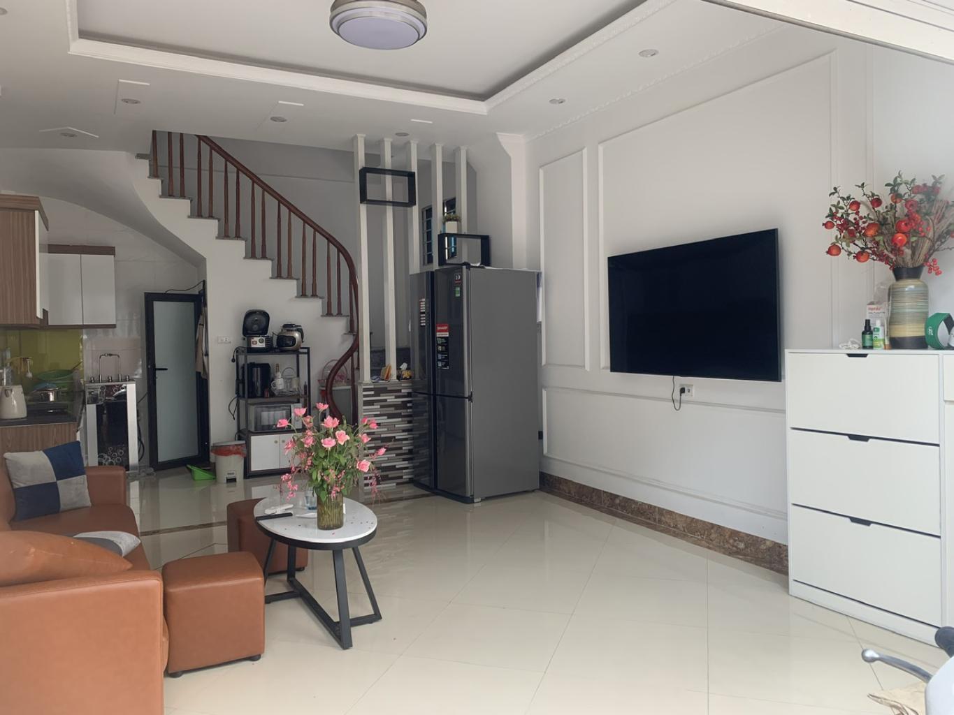 NHÀ ĐẸP LONG LANH- LÔ GÓC THOÁNG SÁNG- CÁCH Ô TÔ 50m- MẶT TIỀN RỘNG- GIÁ TỐT NHẤT KHU VỰC 2