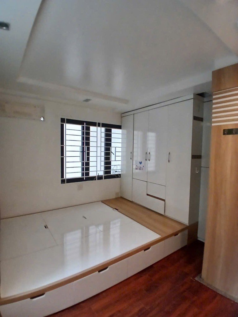 Bán nhà Đào Tấn, Ba Đình, lô góc 2 thoáng, 30m2, 6 tầng, Mt 4m, chỉ 7.39 tỷ 2