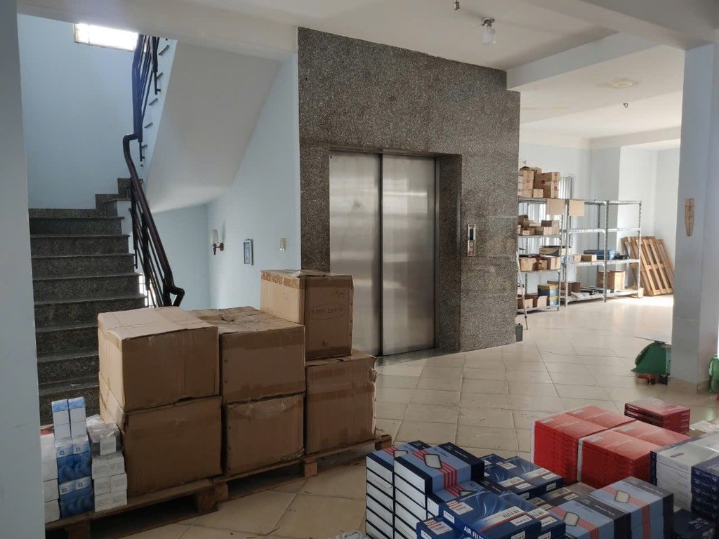 Bán nhà mặt tiền Lê Bôi 9x16 xây dựng 7 tầng chỉ 23 tỷ 5 3