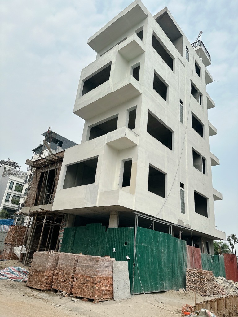 BÁN NHÀ NGỌC THỤY 20 tỷ 60m LÔ GÓC  3 THOÁNG Ô TÔ ĐỖ CỬA,LONG BIÊN
