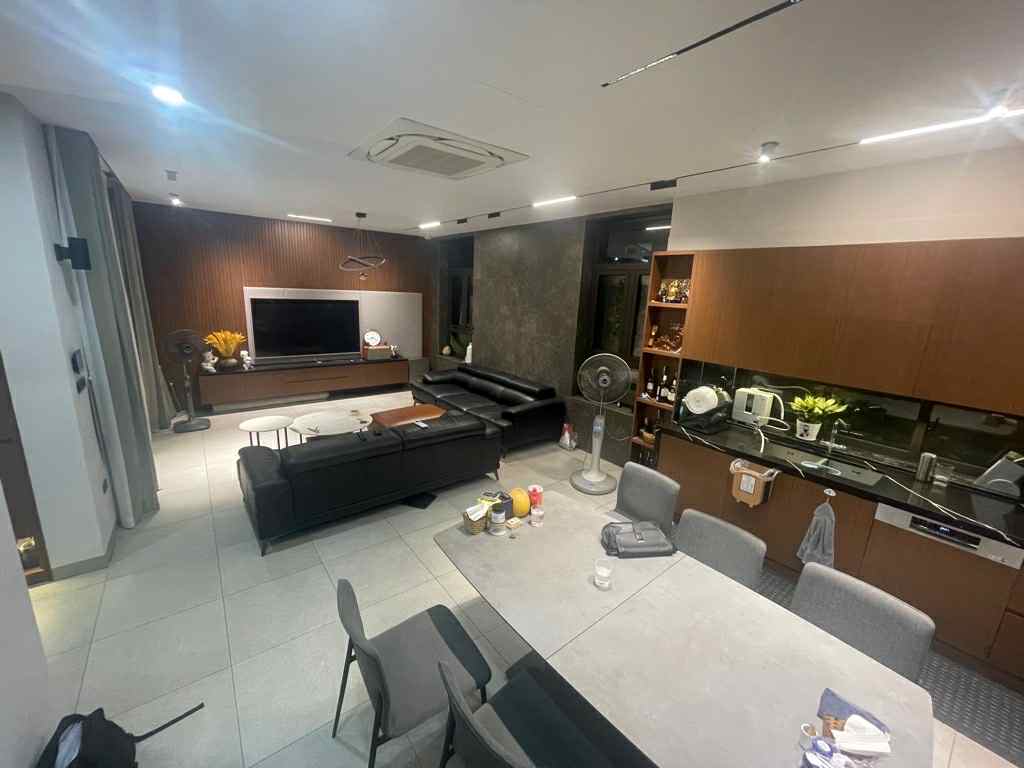 biệt thự sân vườn Ngọc Thụy, 190m x 4 tầng, mặt tiền 7.6m, ôtô tránh, nở hậu 4