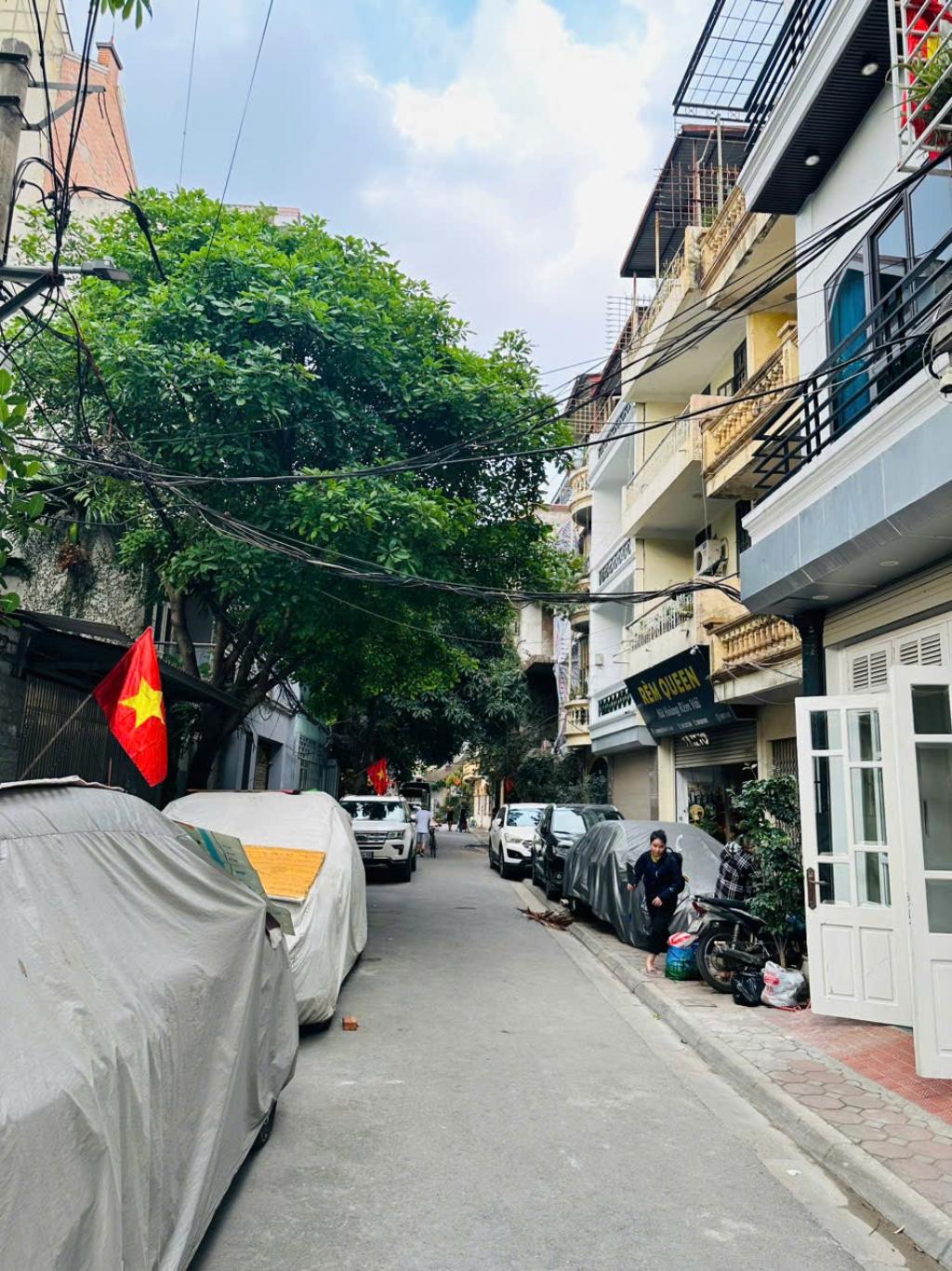 BÁN NHÀ ÁI MỘ 18 tỷ 55m CÓ VỈA HÈ,Ô TÔ ĐỖ CỬA,LONG BIÊN HÀ NỘI 2