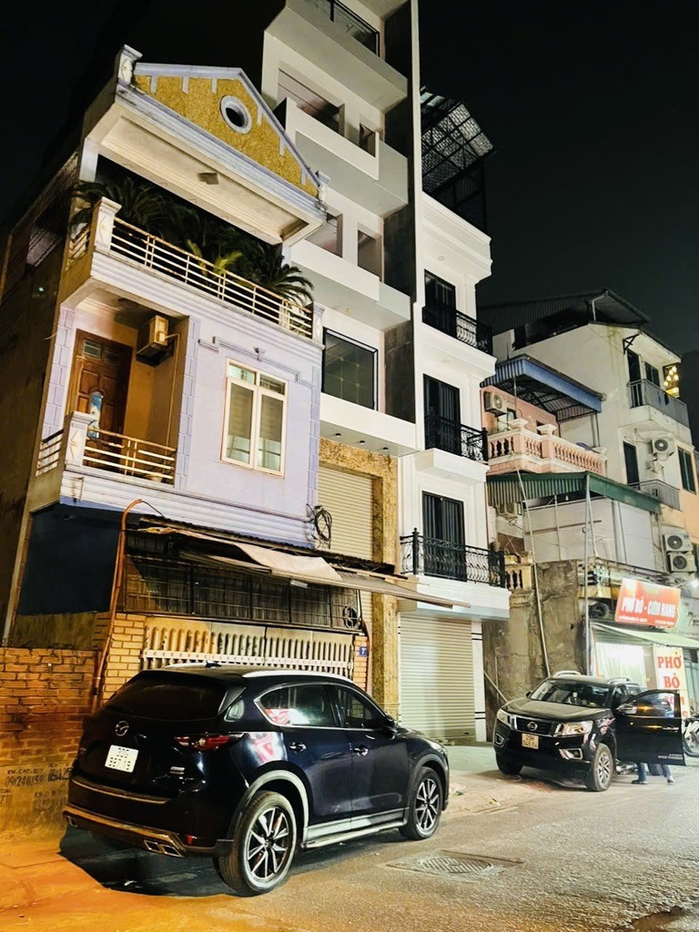 BÁN NHÀ NGỌC LÂM 32 tỷ 95m VỈA HÈ 3 Ô TÔ TRÁNH,HAI MẶT NGÕ,LONG BIÊN 3