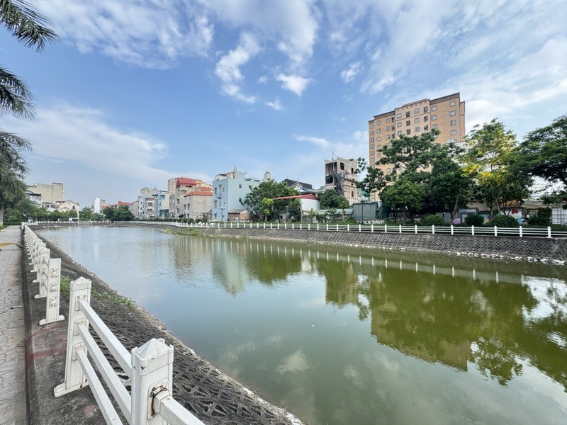 MẶT PHỐ NGUYỄN VĂN HƯỞNG 32 tỷ 100m MẶT TIỀN 8m KINH DOANH CHO THUÊ ĐỈNH,LONG BIÊN 3